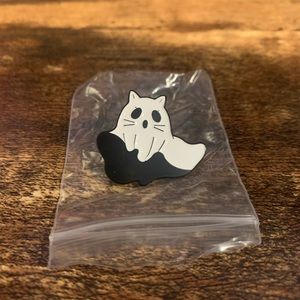 NIP GHOST CAT PIN